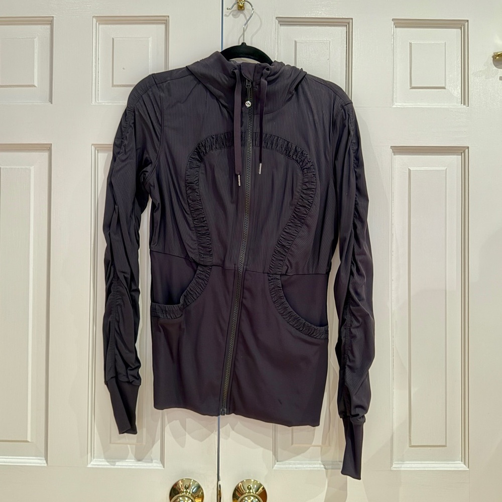Lululemon Women’s Lightweight Hooded Jacket in Black, Size 12